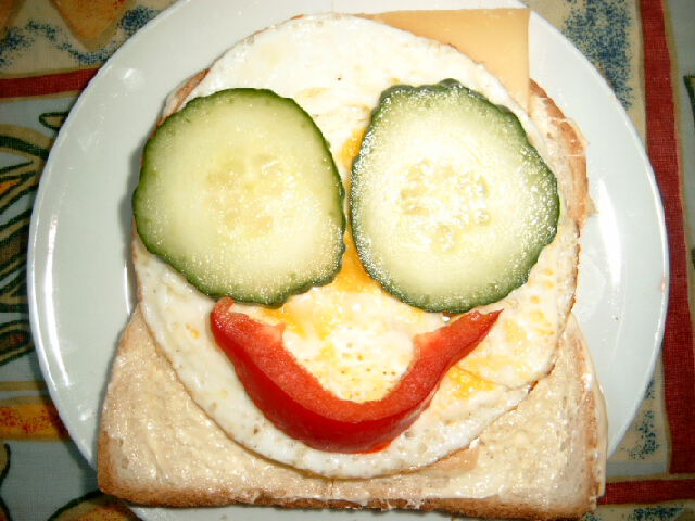 Я сделала сыну бутерброд