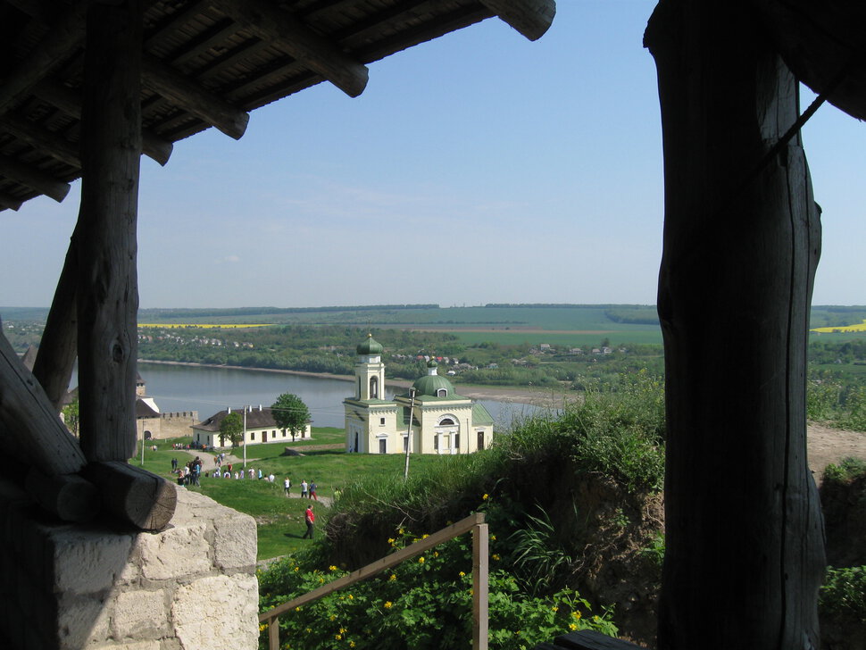 Вид из бойницы Хотинского замка