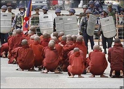 Протест. Монахи Бирмы