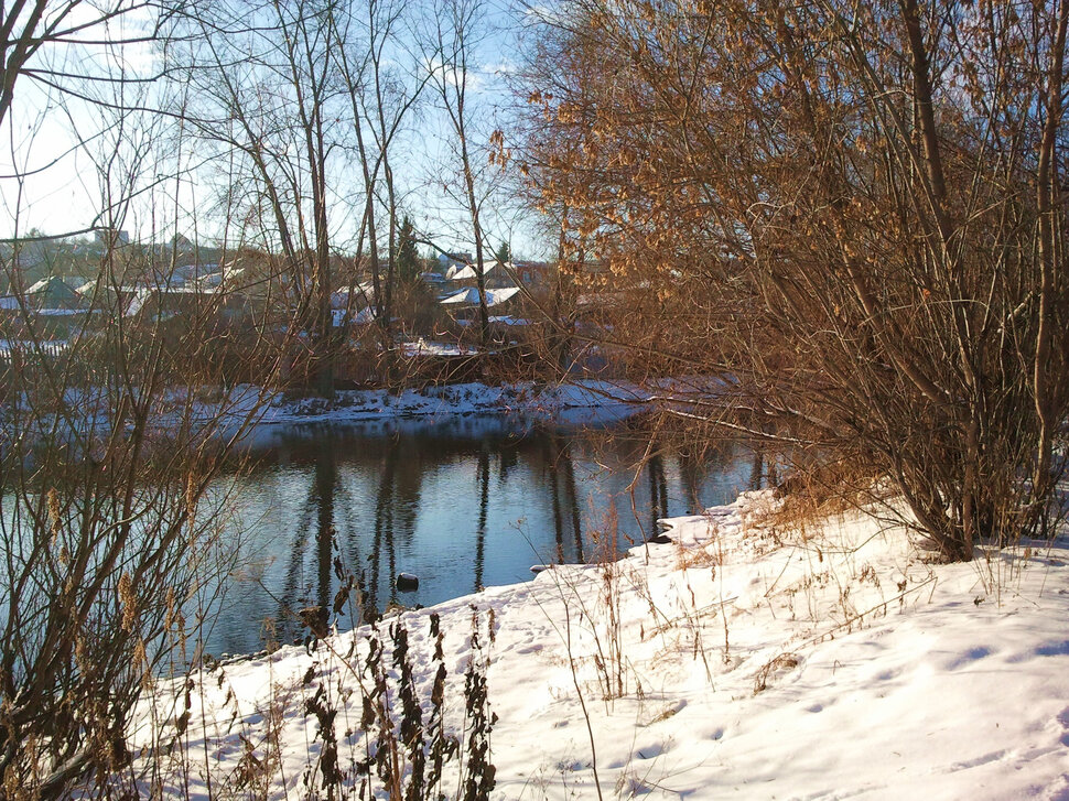 Зима и река