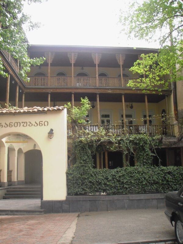Тбилисский дворик