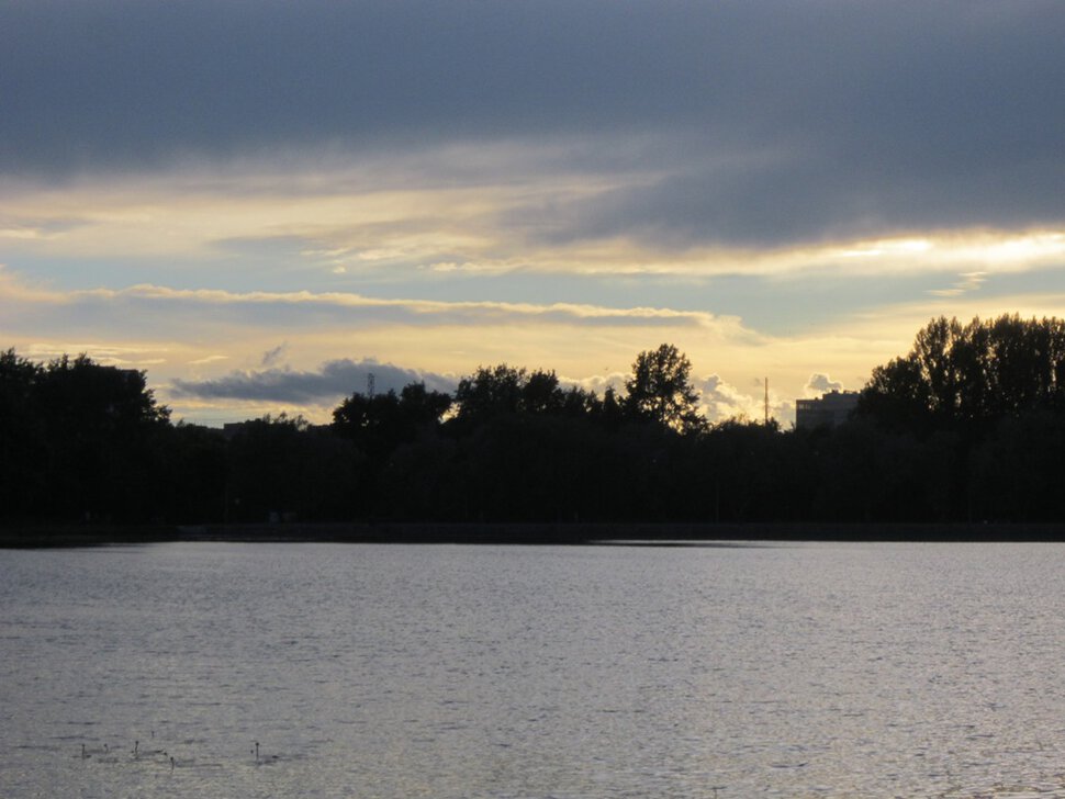 Летний закат над Головинскими прудами