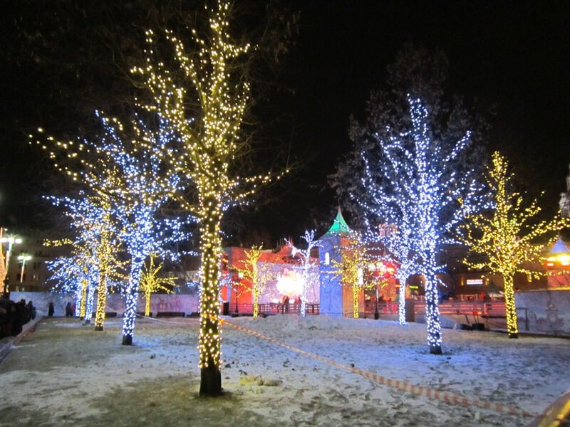 Новогодние деревья на Тверской