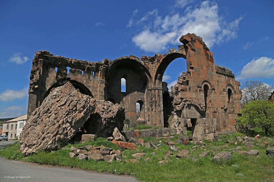 Церковь в селе Птгни Котайкской области Армении