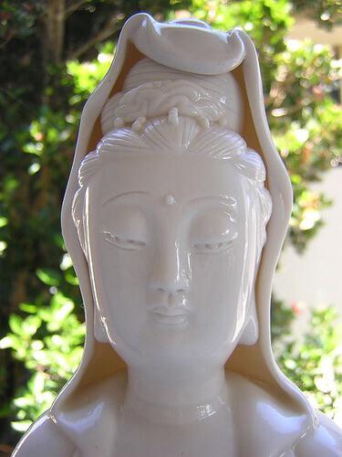 Гуань Инь - одна из самых популярных богинь Востока
