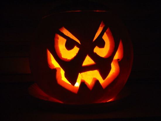 Картинка на Halloween со зловещей тыквой