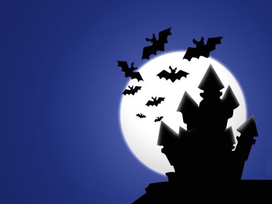 Картинка на Halloween с замком и летучими мышами