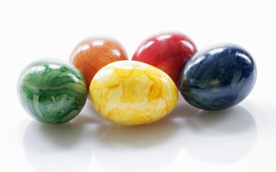 Разноцветные яйца к Светлой Пасхе