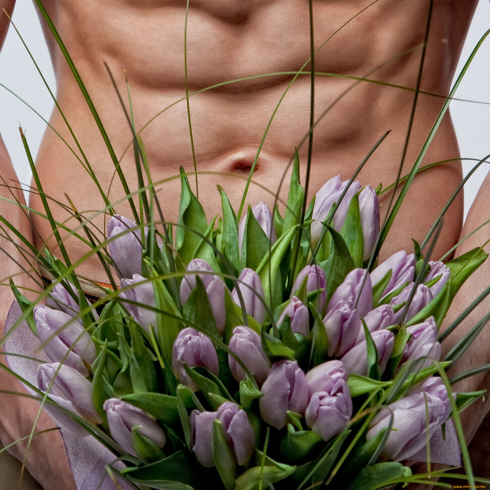 Эротическая открытка с тюльпанами