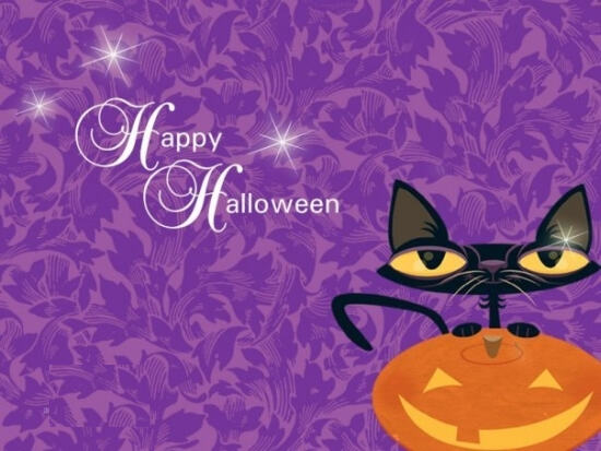 Яркая открытка на Halloween с черной кошкой