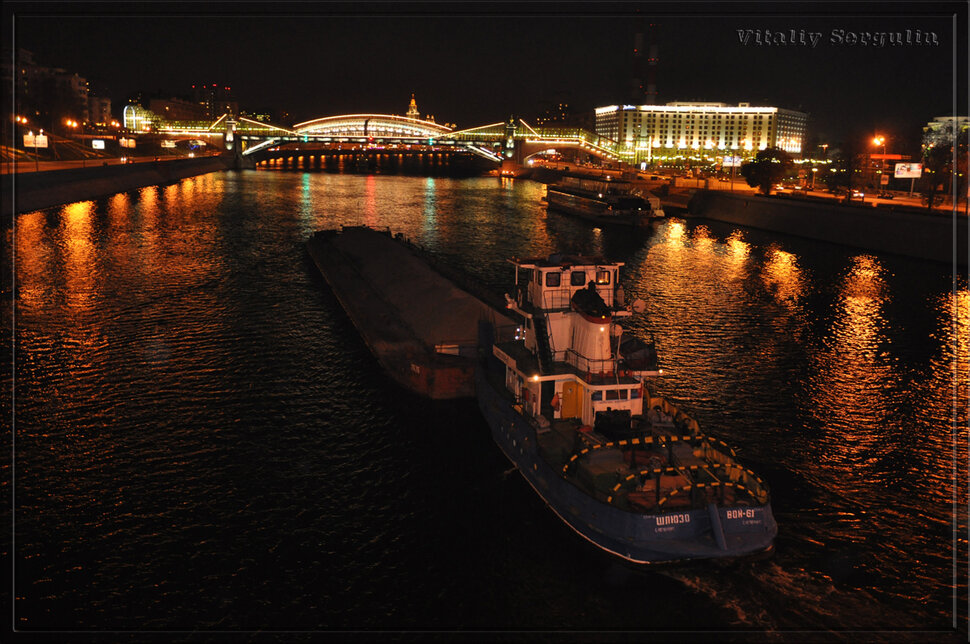 Ночь. Москва-река