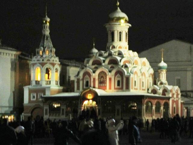 Казанский собор зимней ночью