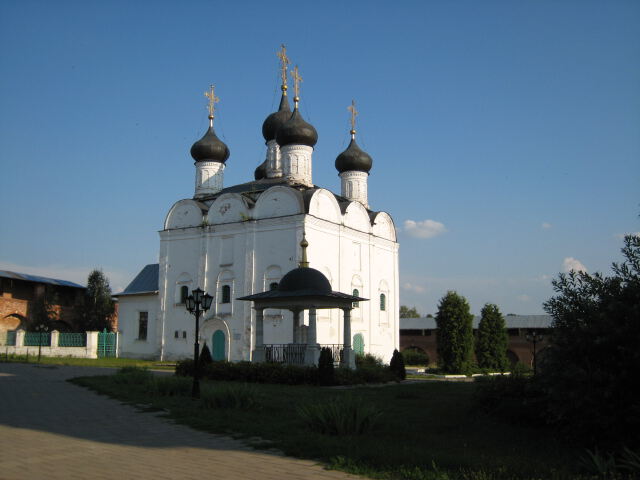 Панорамный вид на Никольский собор и надгробье князьям