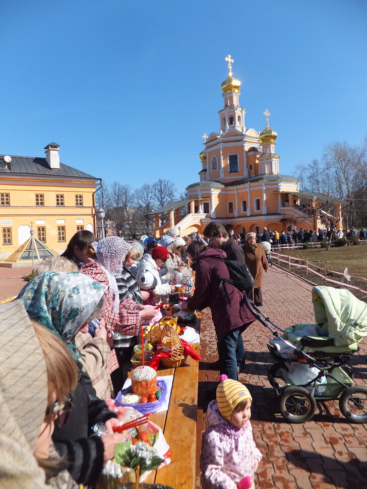 Освещение куличей на пасху