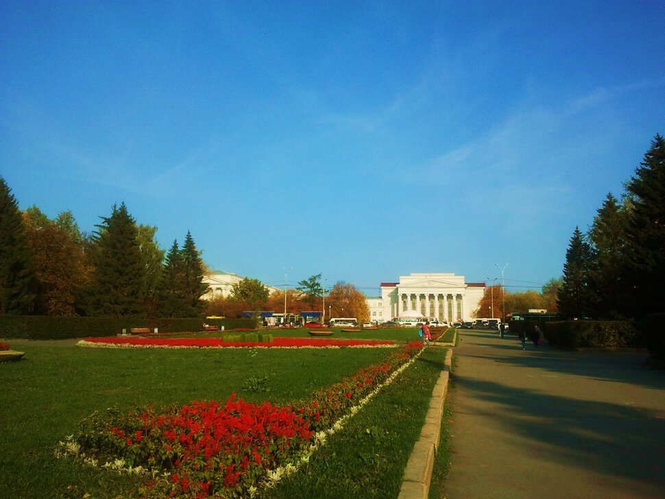 По главному проспекту