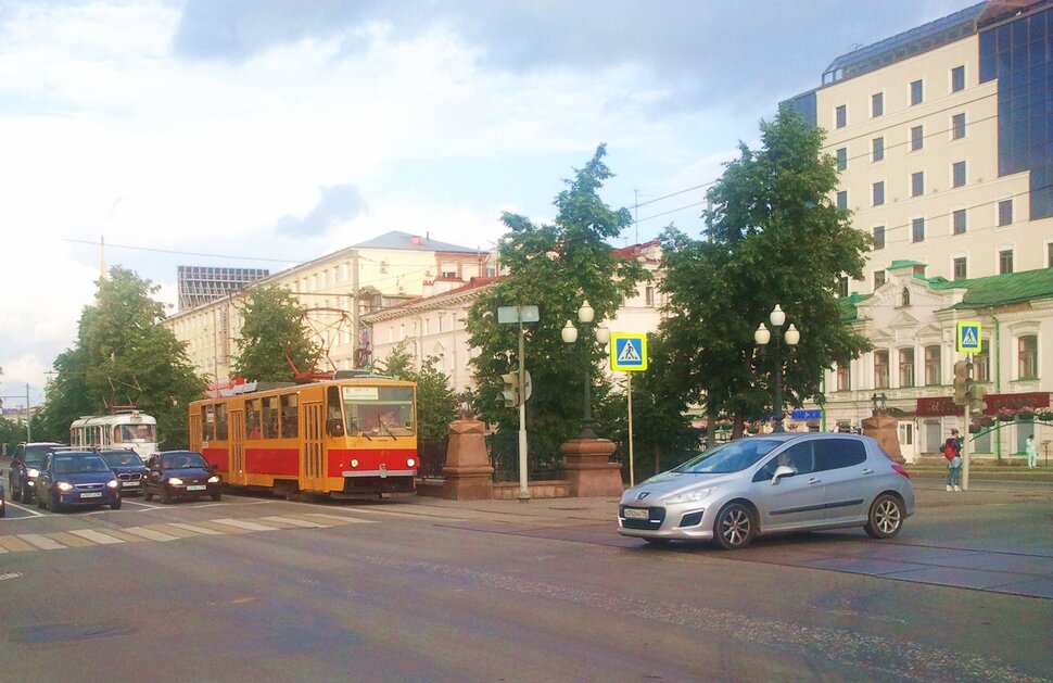 По главному проспекту