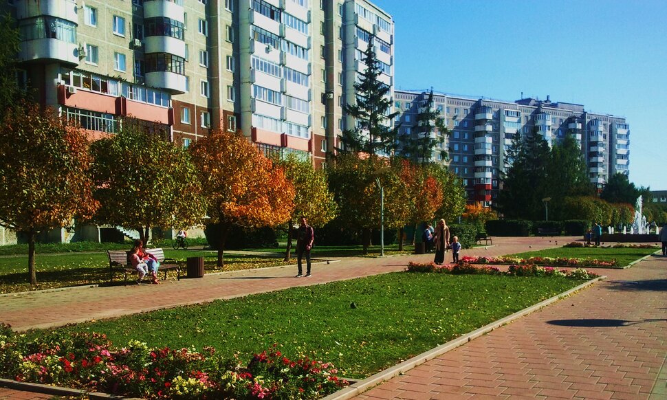 По бульвару