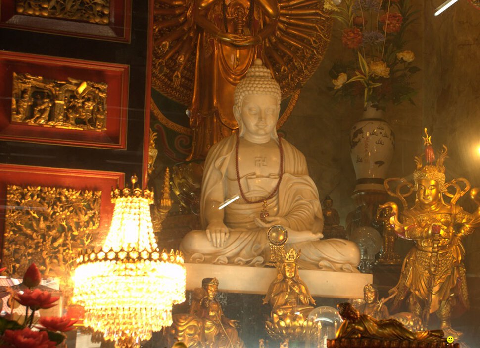 В буддийском храме