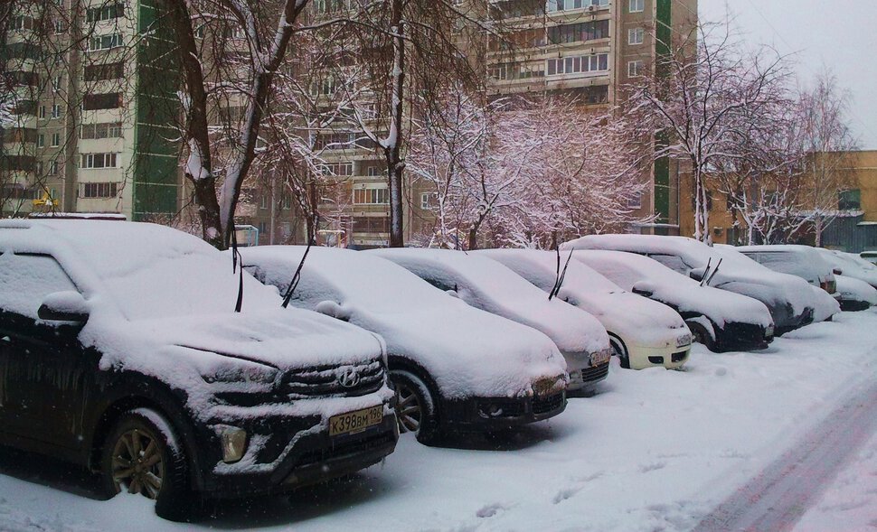 Свежий апрельский снежок