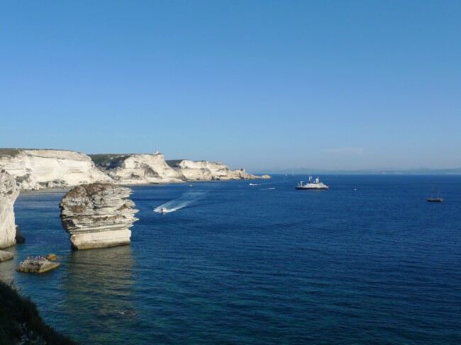 Вид на море из старой крепости порта Бонифачо (Корсика)