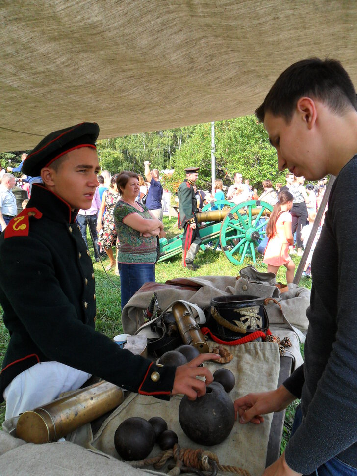 И помнит гордая Россия, великий день Бородина !