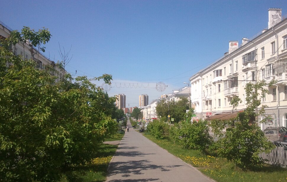 По бульвару