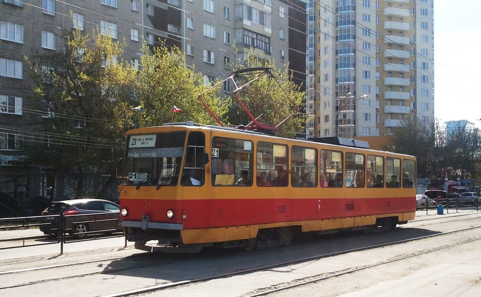 По проспекту