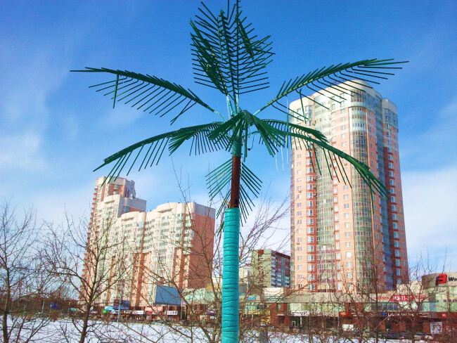 По городу