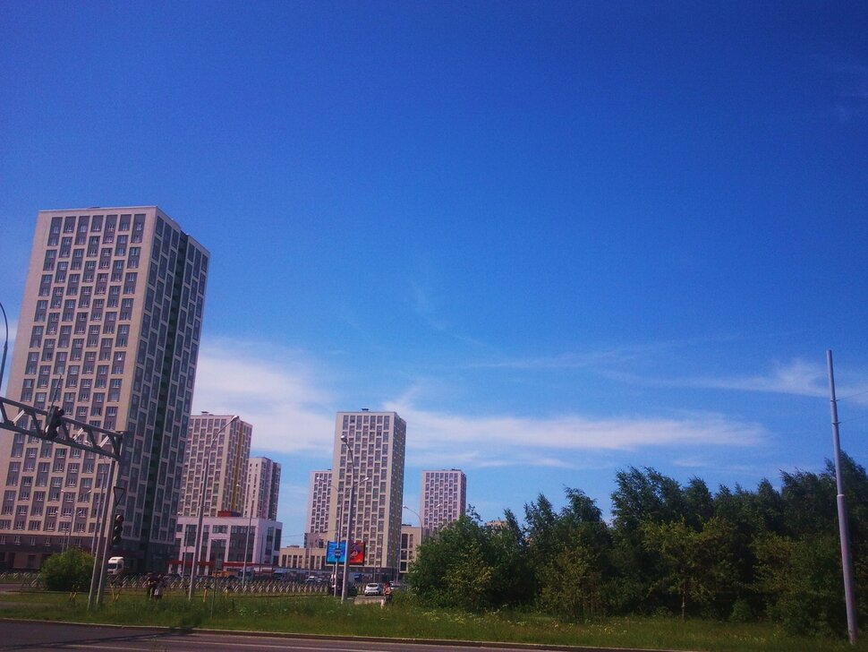 По проспекту