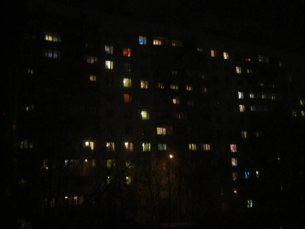 Московских окон негасимый свет