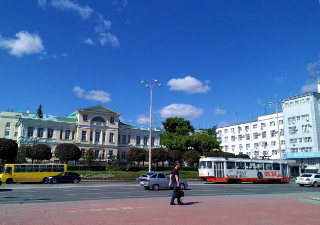 По главному проспекту