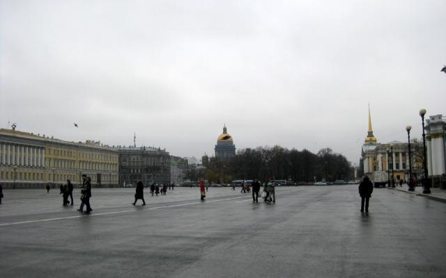 Вид с Дворцовой площади. Купол Исакиевского собора