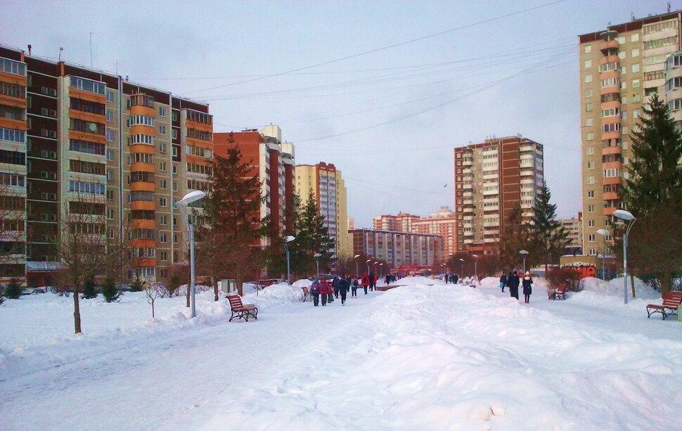 По бульвару в конце февраля