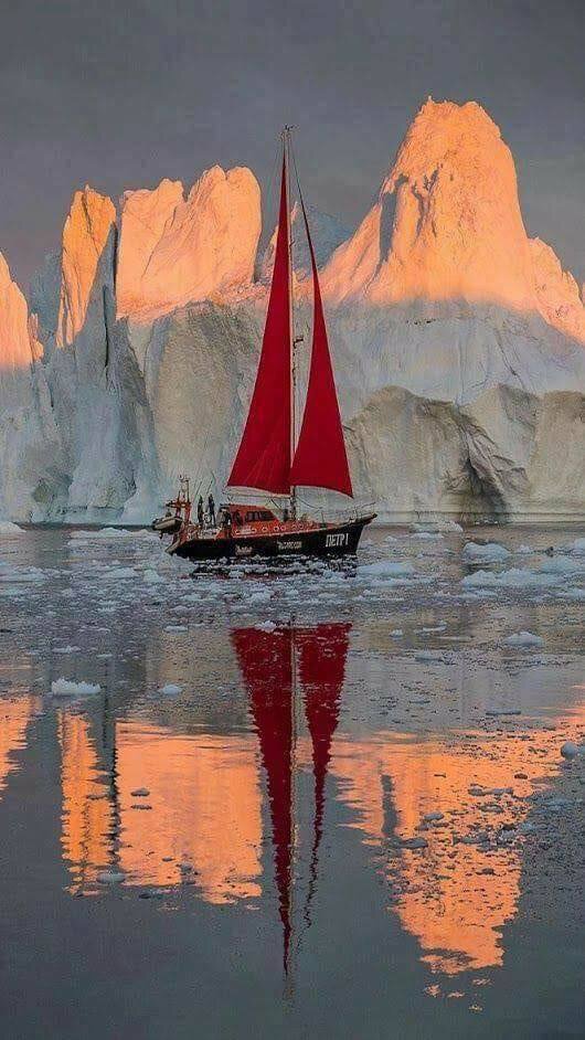 Восход солнца в Антарктиде