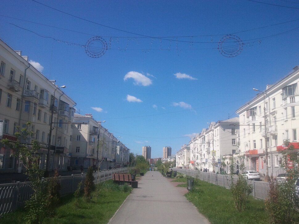 По бульвару