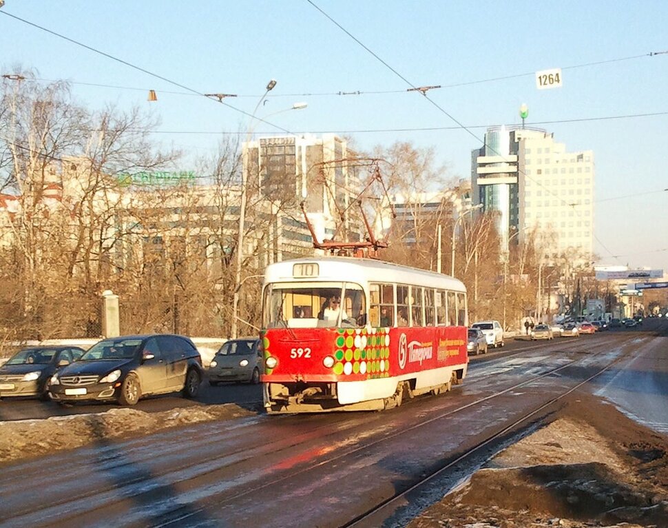 По проспекту
