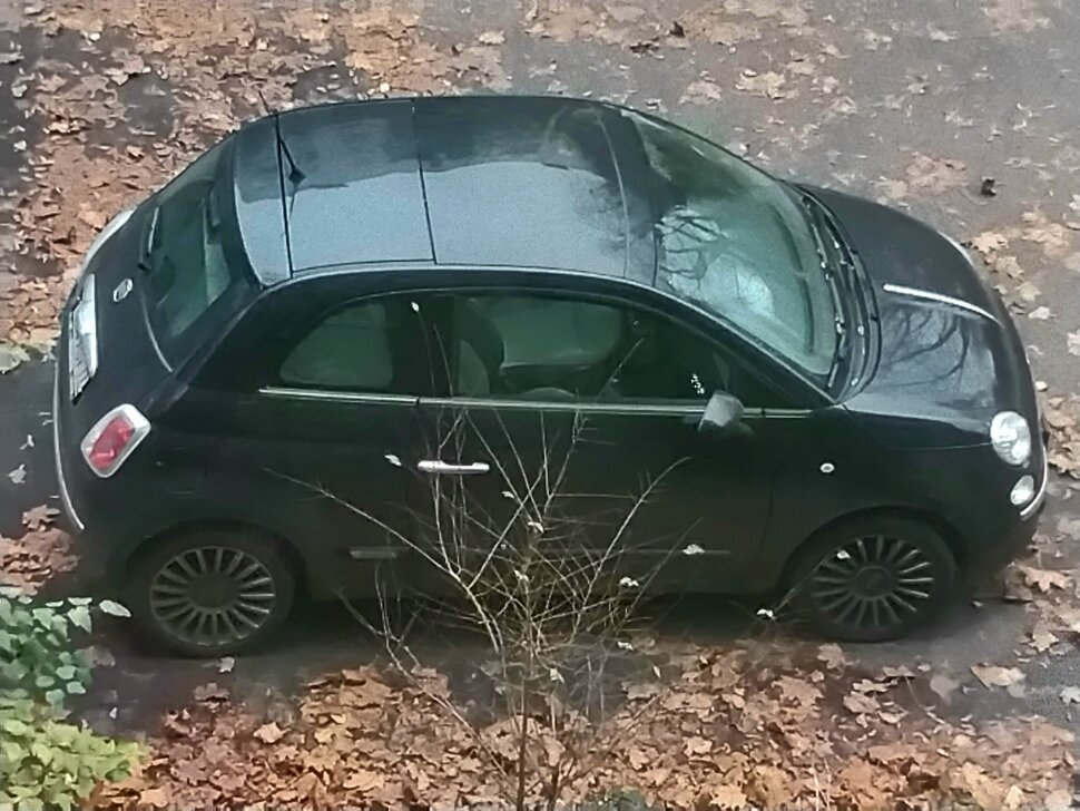 Чёрный FIAT 500