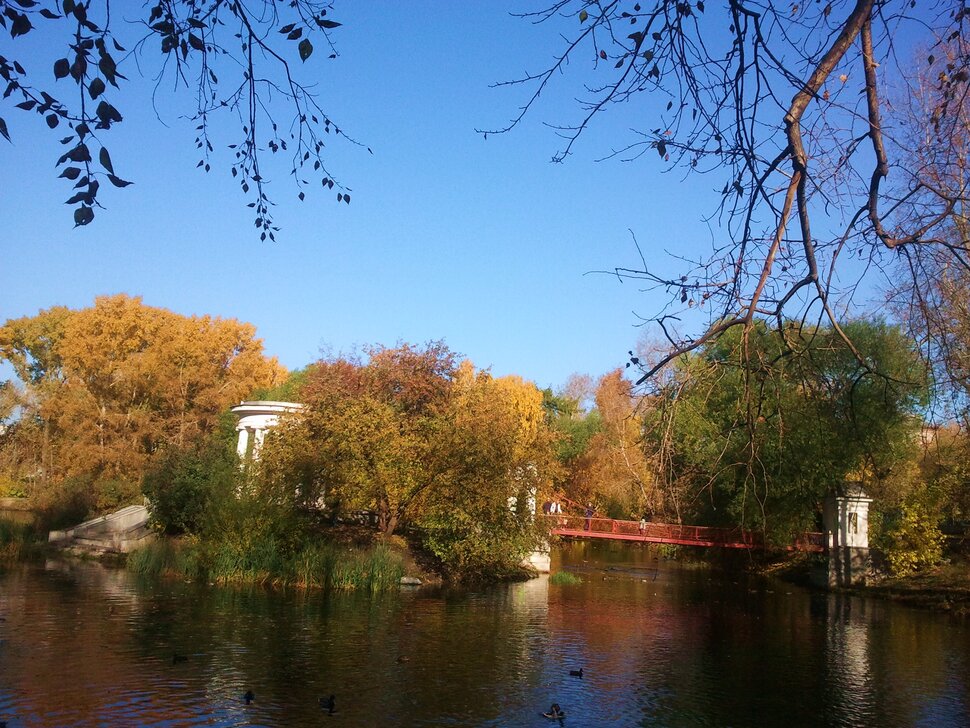 Осенний отдых у воды