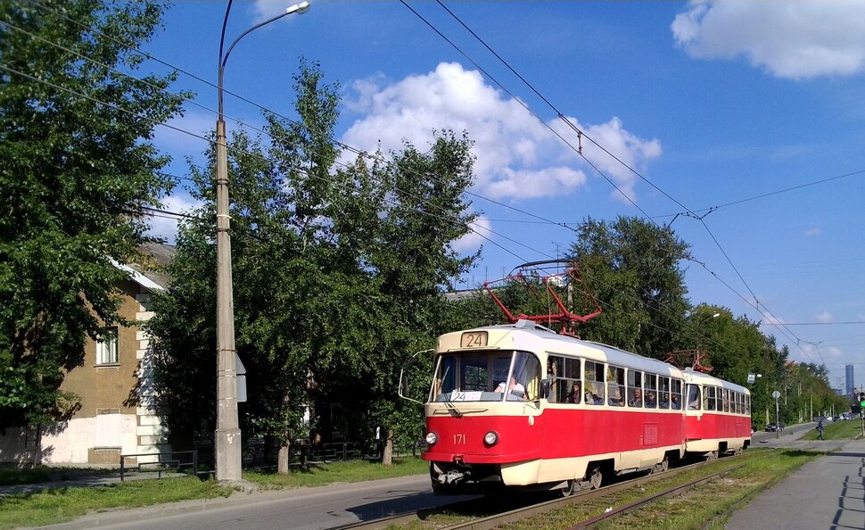 По проспекту