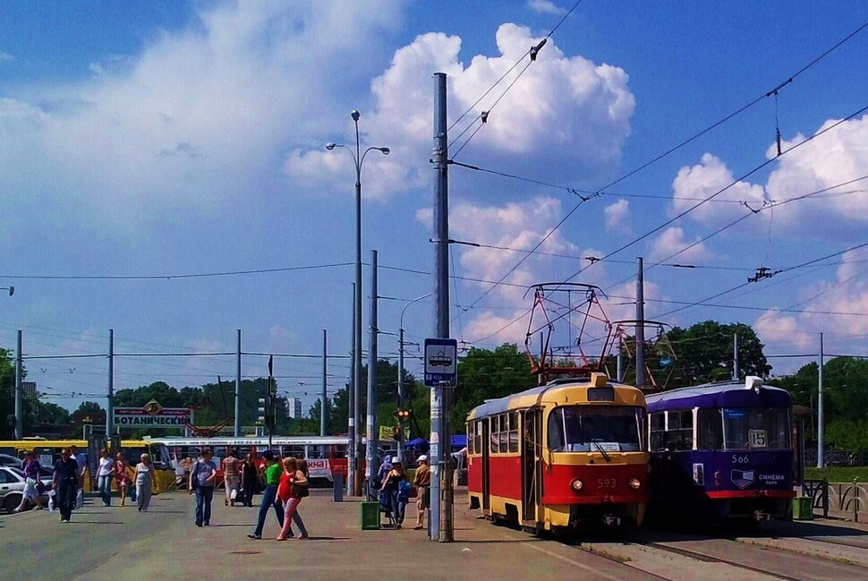 По проспекту