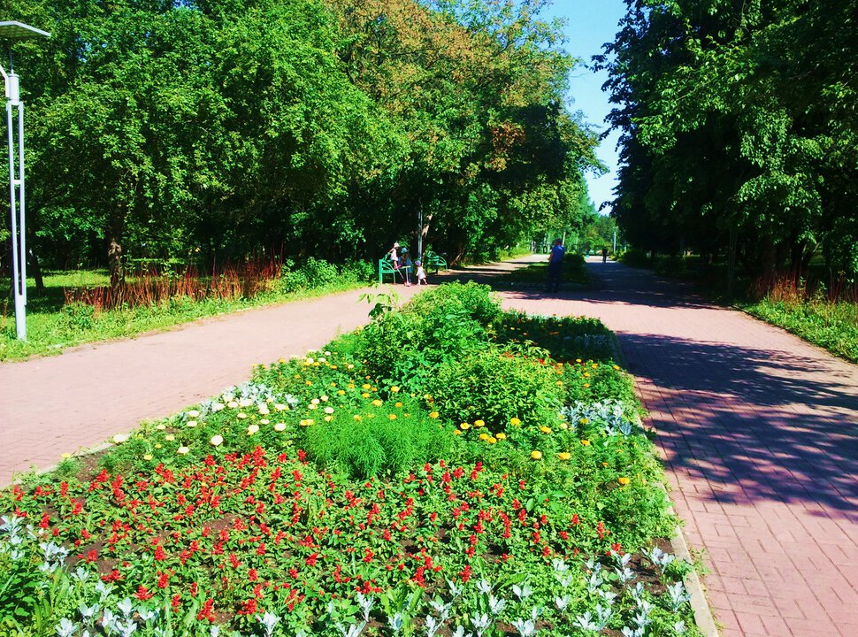 По бульварчику в июне