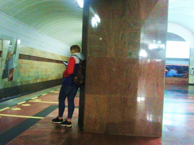 В метро