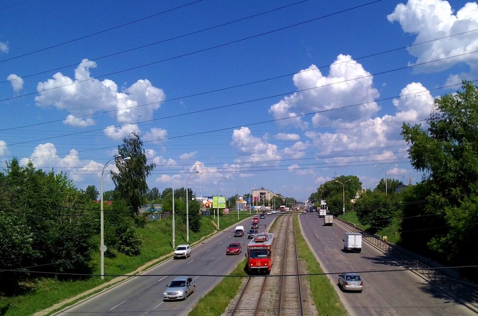 По проспекту