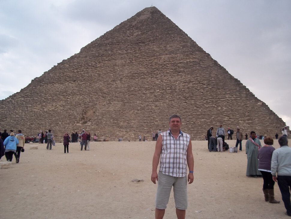 Египет. Пирамида Хеопса в канун Рождества 2011 года