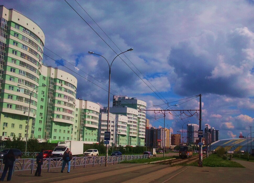 По проспекту
