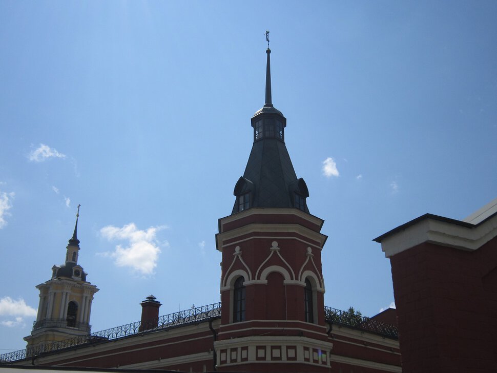 Башни Покровского монастыря