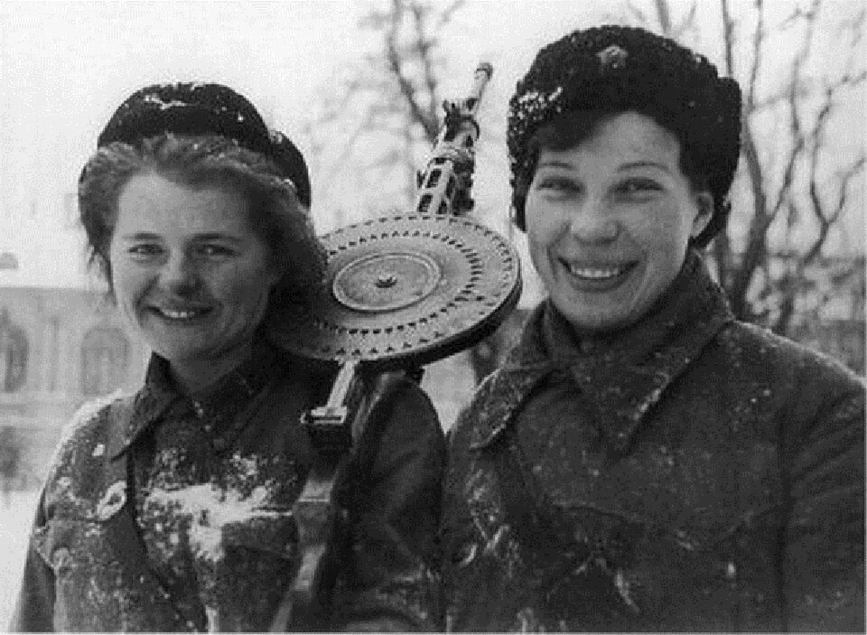 Девушки и женщины в Великую Отечественною Войну