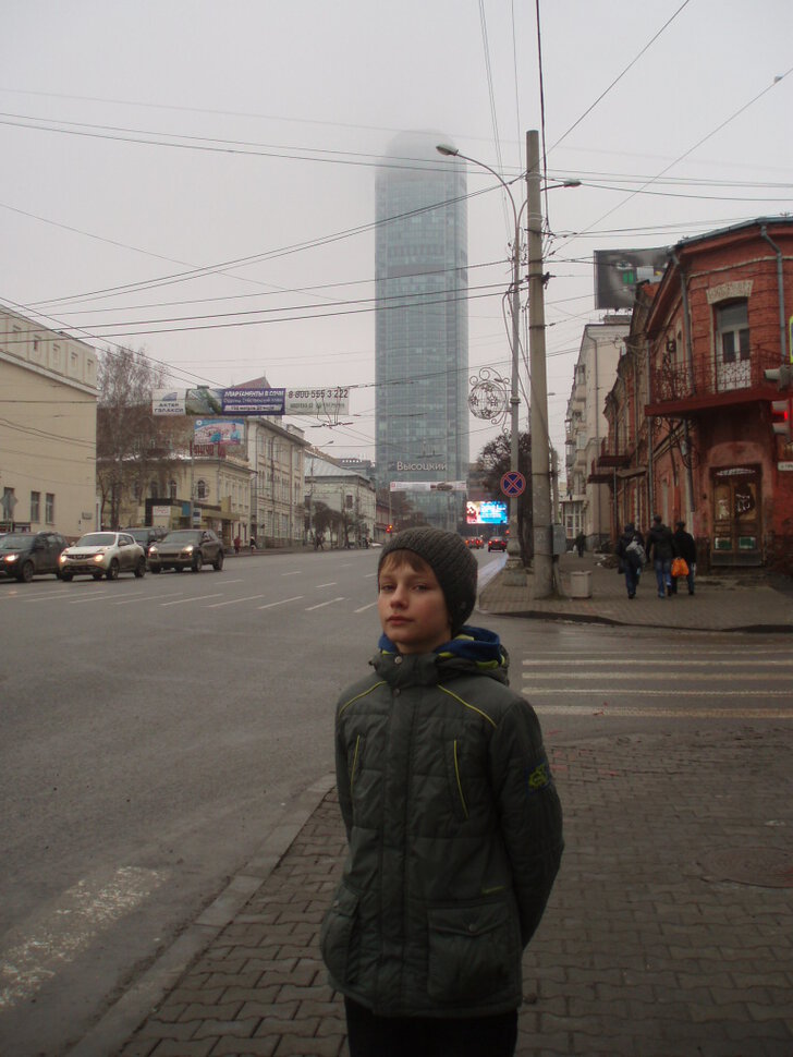 Улицы Екатеринбурга. Высотный дом Высоцкий