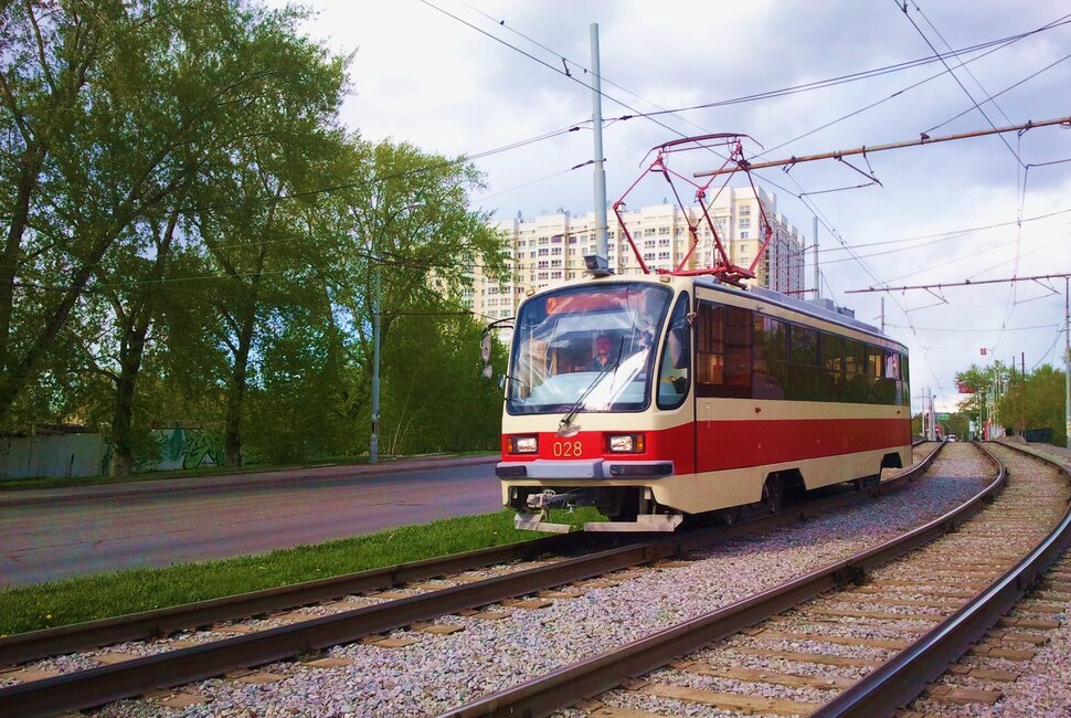 По проспекту