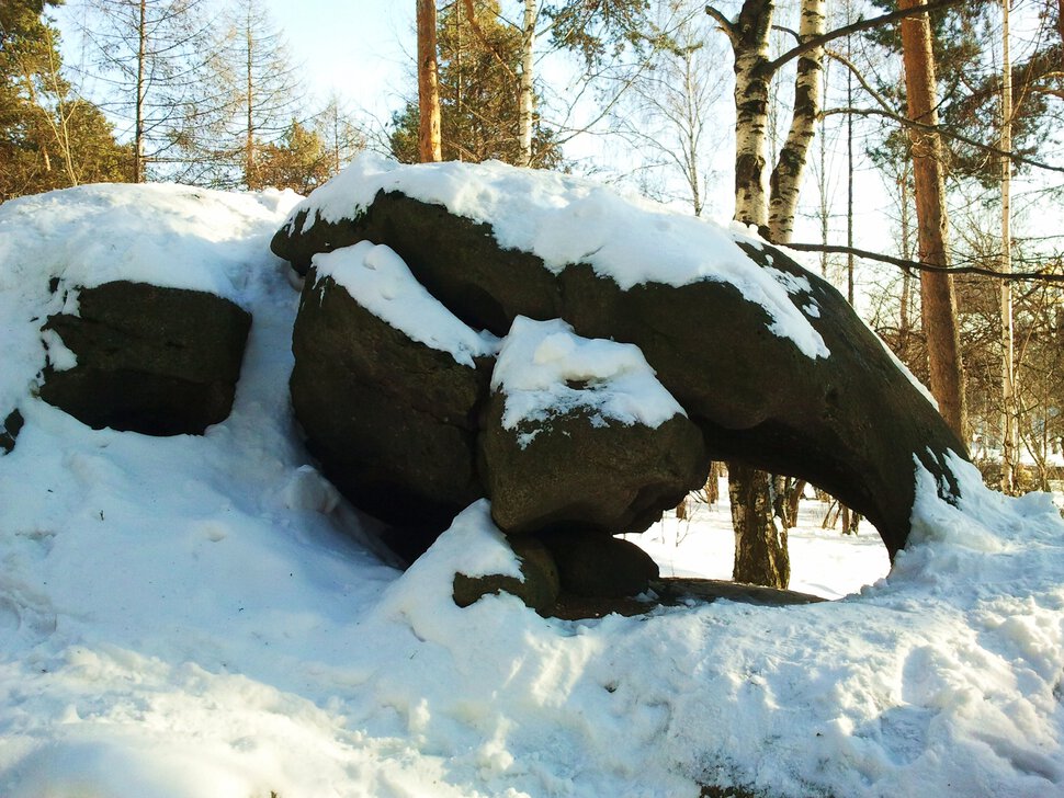 Камушек с отверстием